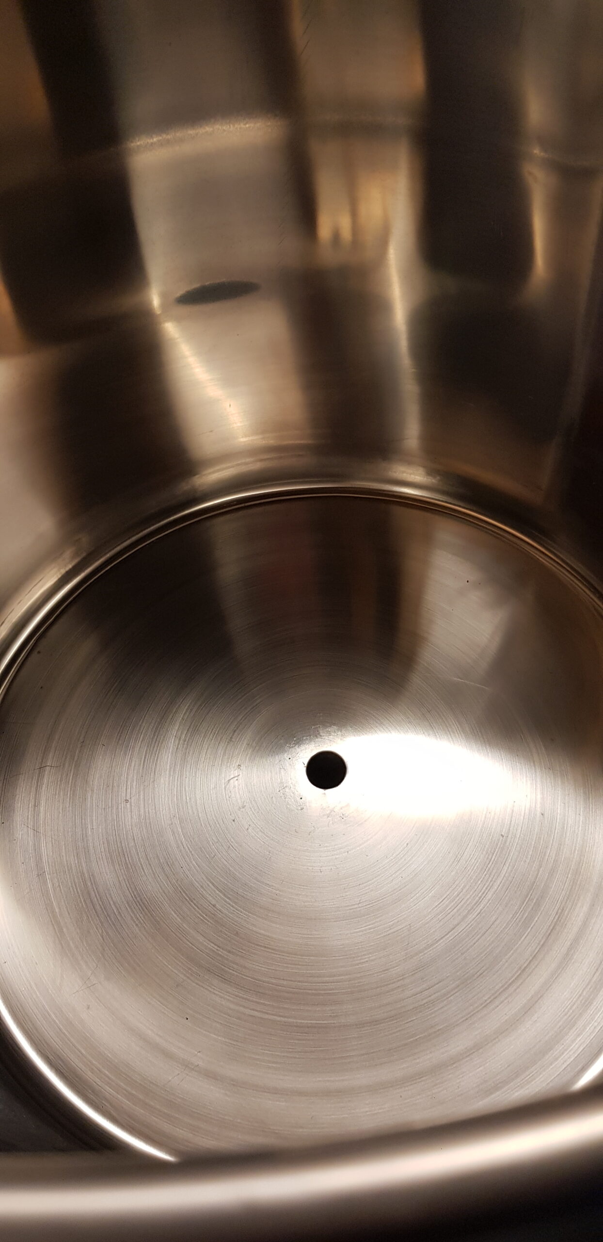 Mash Tun Stainless Steel Bottom Drain Hole